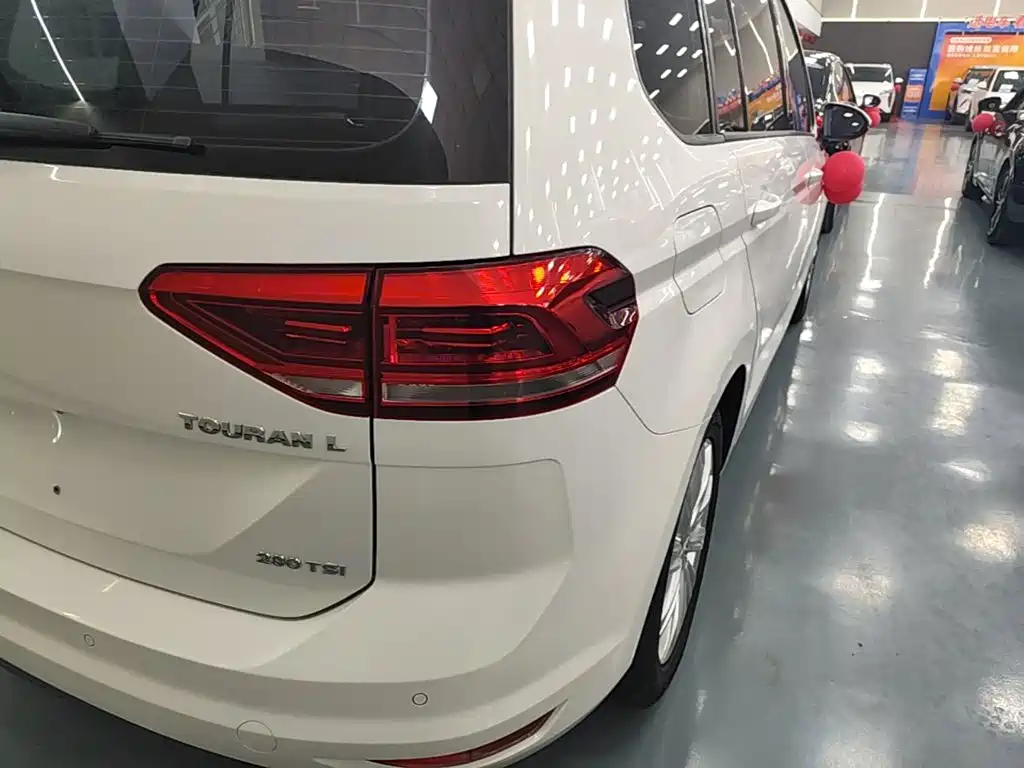 Volkswagen Touran — миниатюра 8