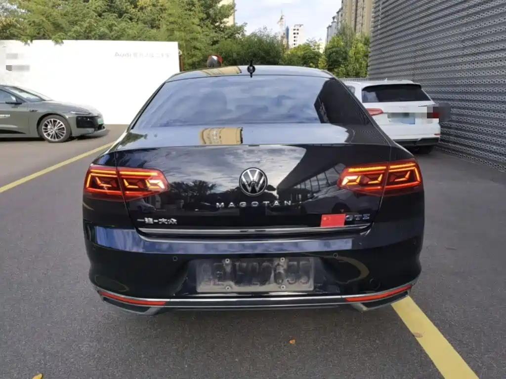 Volkswagen Magotan PHEV — миниатюра 6