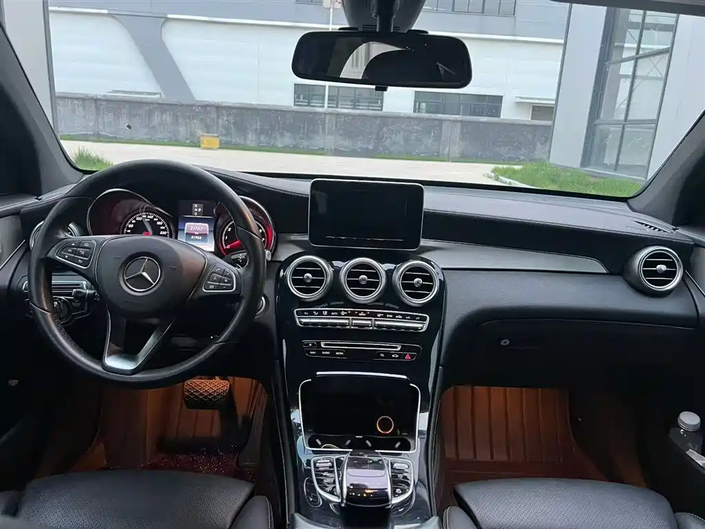 Mercedes-Benz GLC 2018 GLC 200 4MATIC SUV