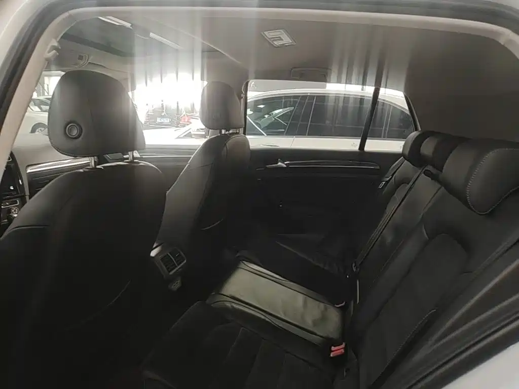 Volkswagen Golf — миниатюра 17