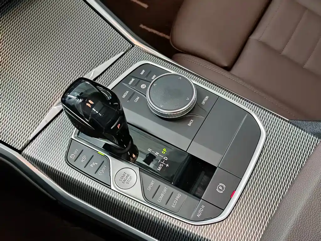 BMW 3 Series — миниатюра 12