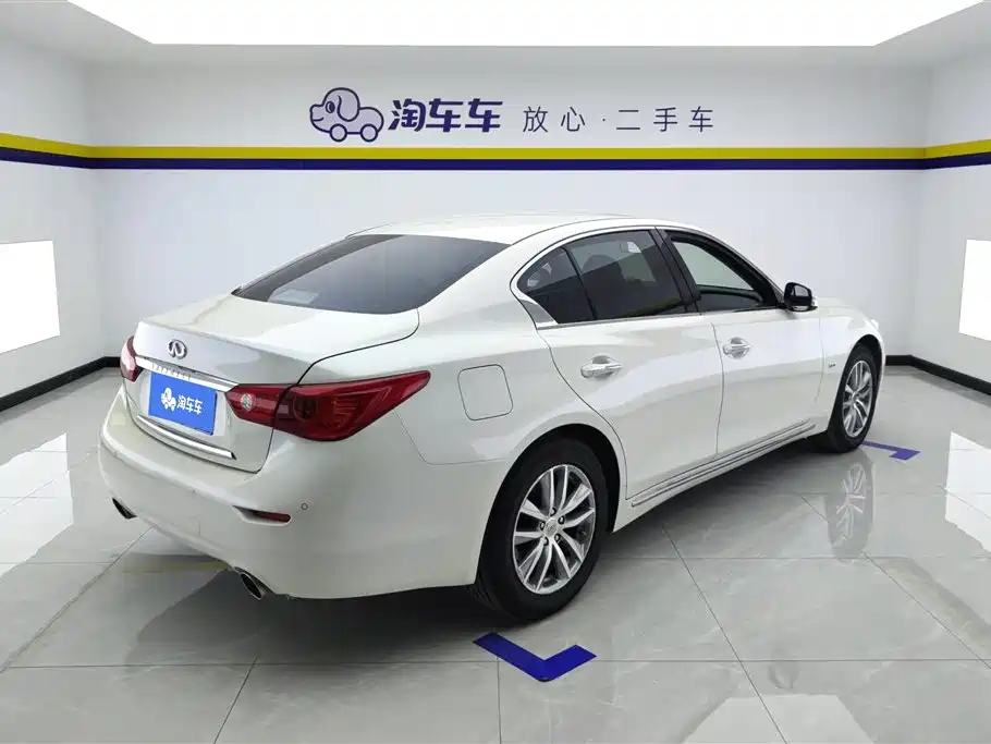Infiniti Q50L 2016 2.0T Comfort