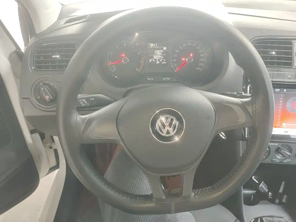Volkswagen Polo — миниатюра 11