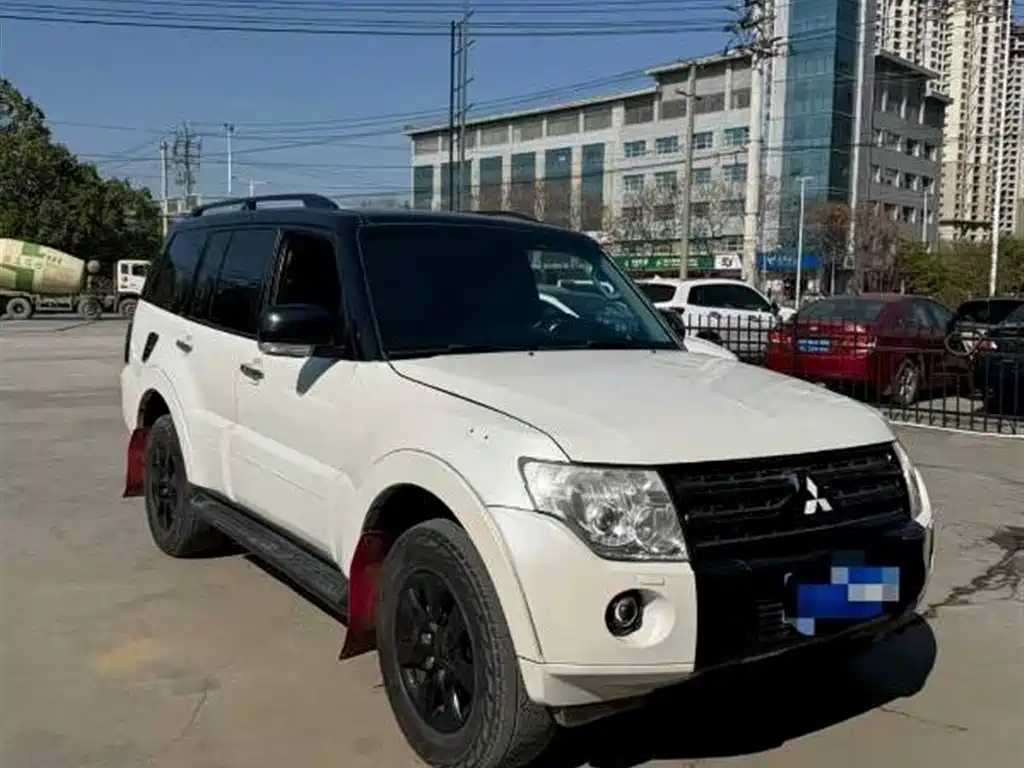 Купить Mitsubishi Pajero (Import)