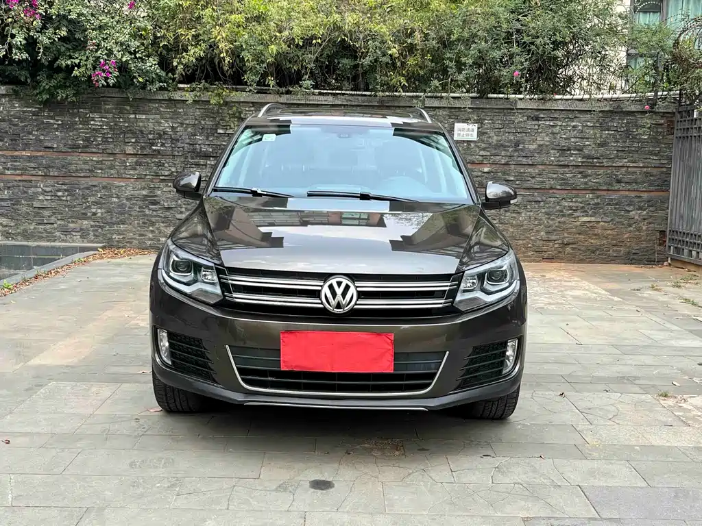 Volkswagen Tiguan 2015 1.8TSI AT Luxury