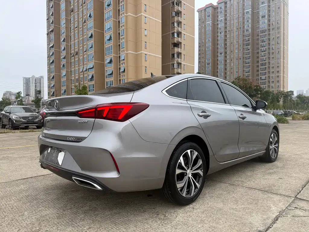 Changan Eado — миниатюра 6