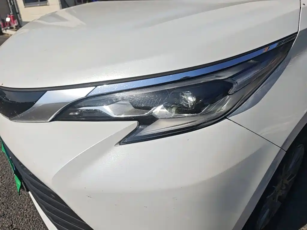 Toyota Sienna — миниатюра 24