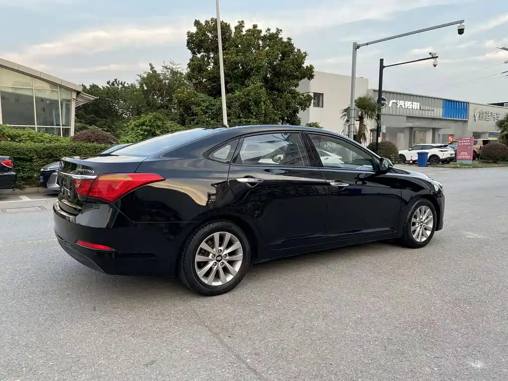 Hyundai Mistra — миниатюра 4