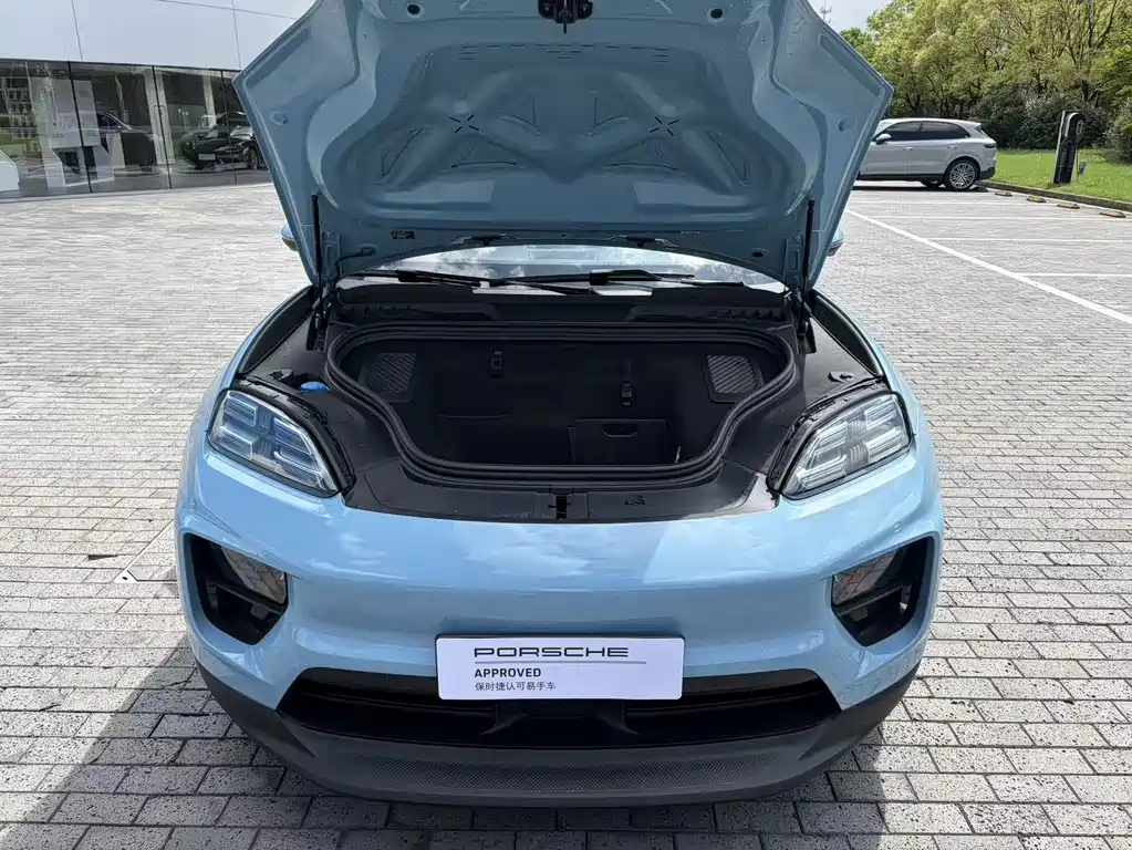 Porsche Macan EV — миниатюра 19