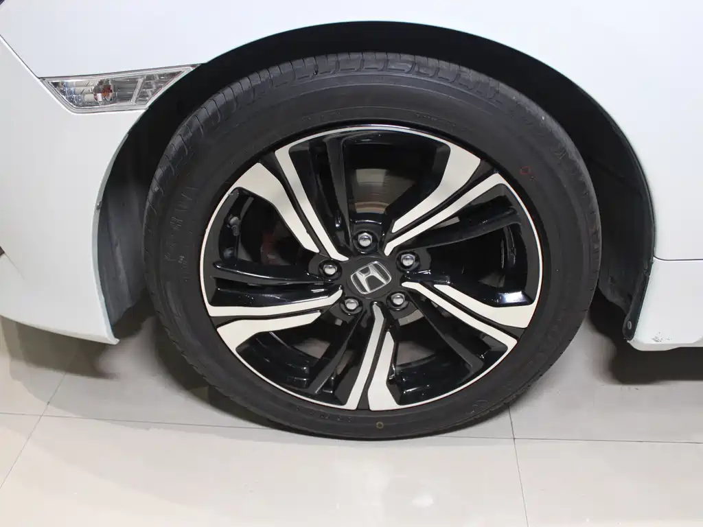 Honda Civic — миниатюра 8