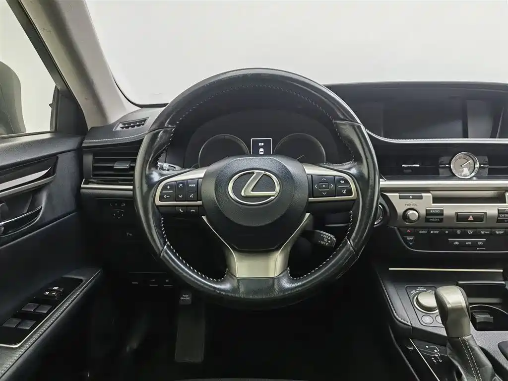 Lexus ES — фотографии объявления, Фото 11