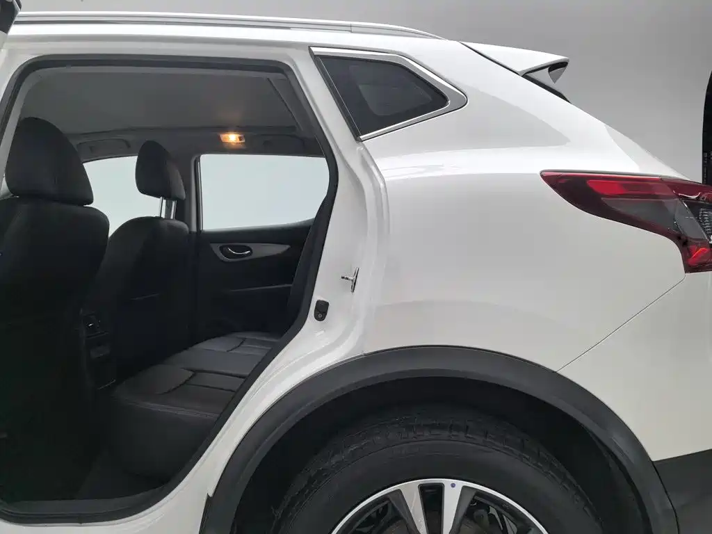 Nissan Qashqai — миниатюра 15