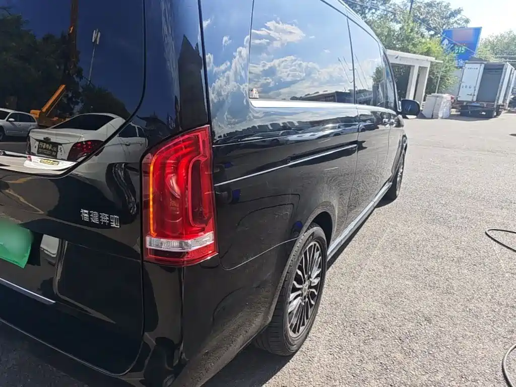 Mercedes-Benz V-Class — миниатюра 8