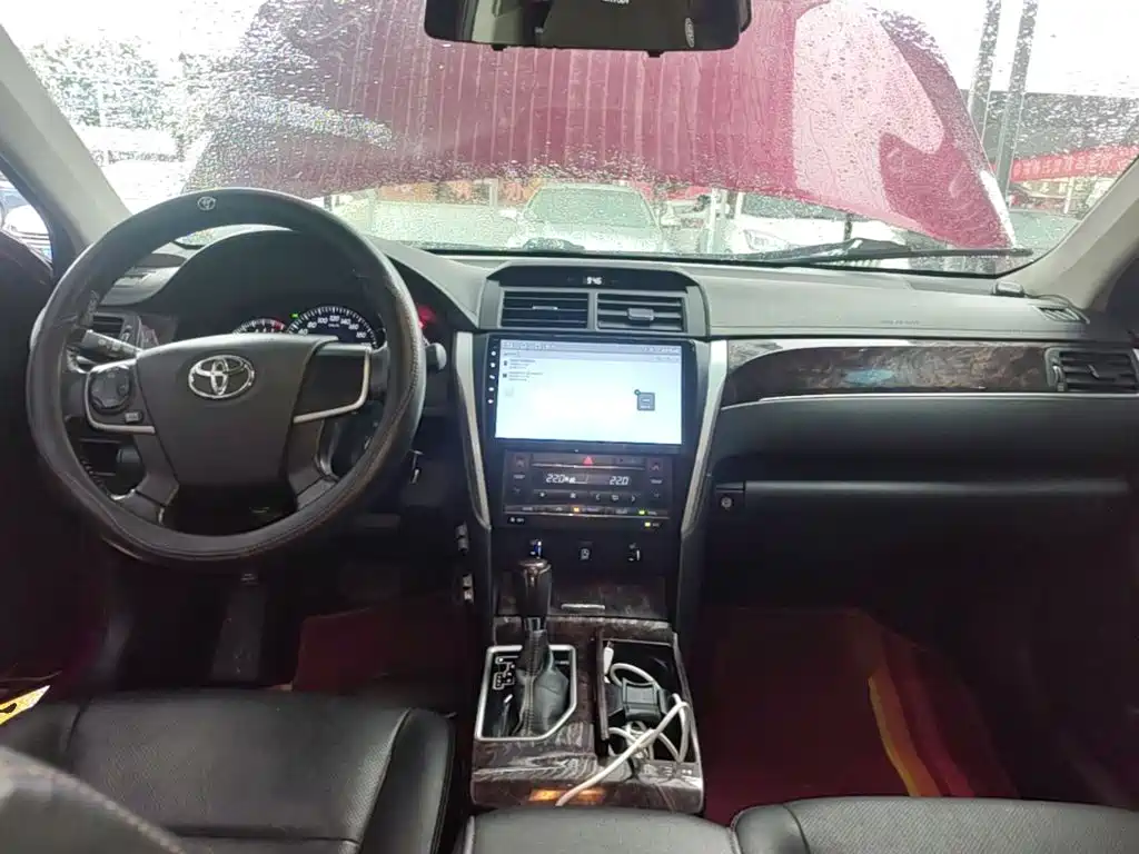 Toyota Camry — миниатюра 10