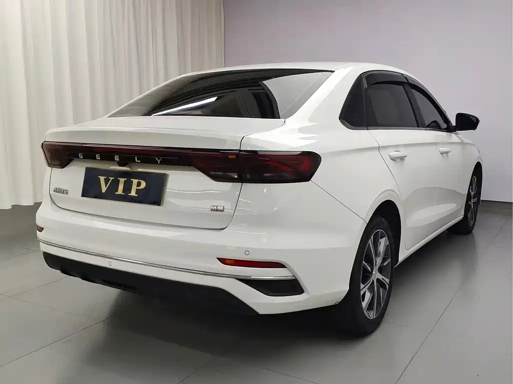 Geely Emgrand — миниатюра 9