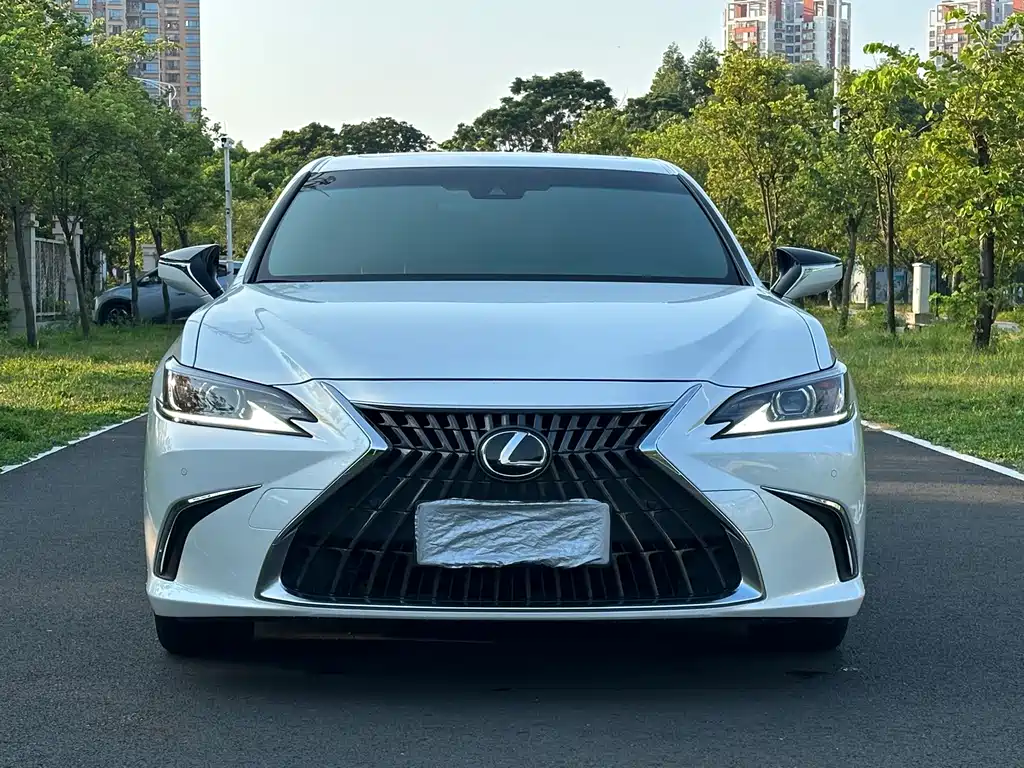 Lexus ES — миниатюра 2