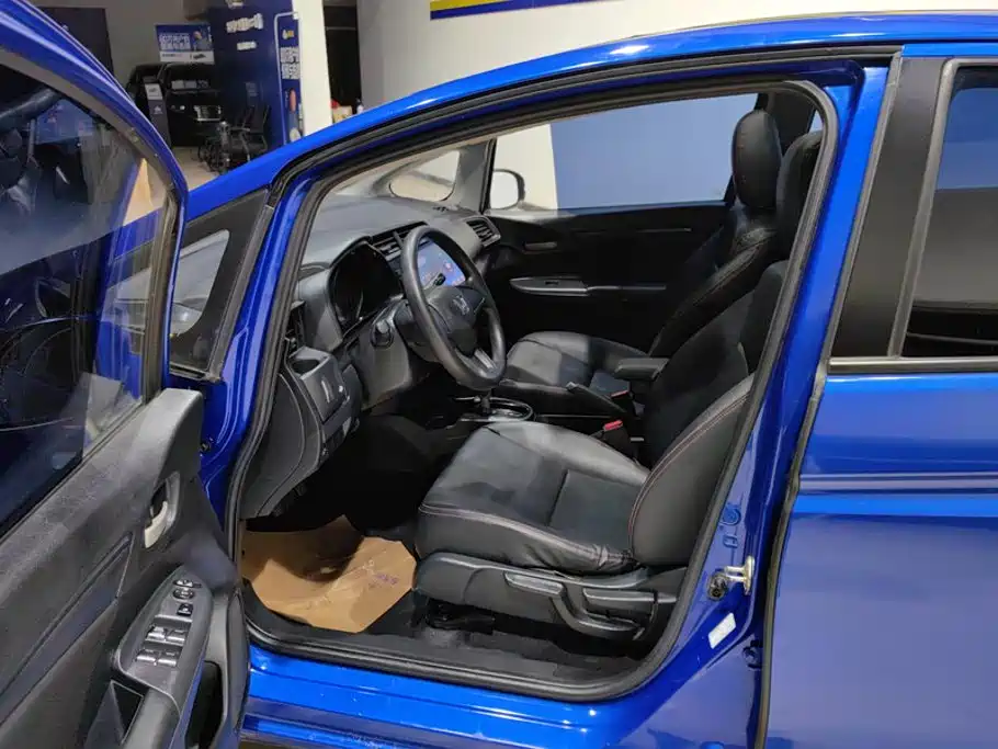 Honda Fit — миниатюра 9