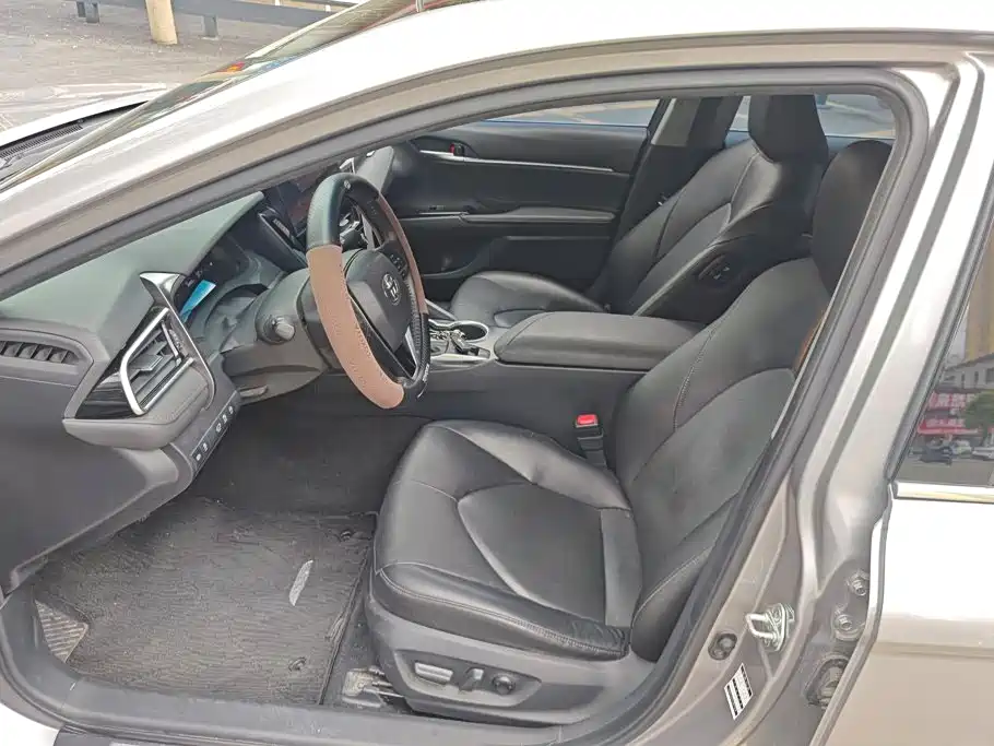 Toyota Camry — миниатюра 9