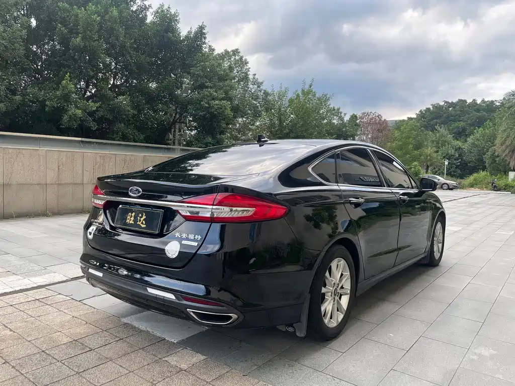Ford Mondeo — миниатюра 9