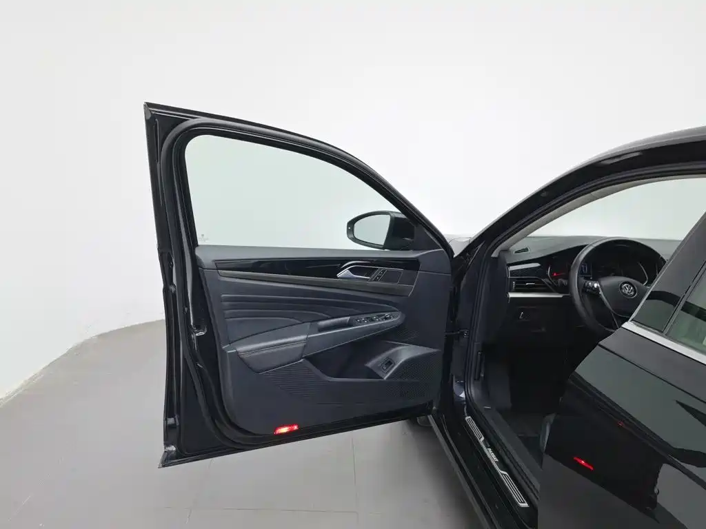 Volkswagen Passat — миниатюра 8