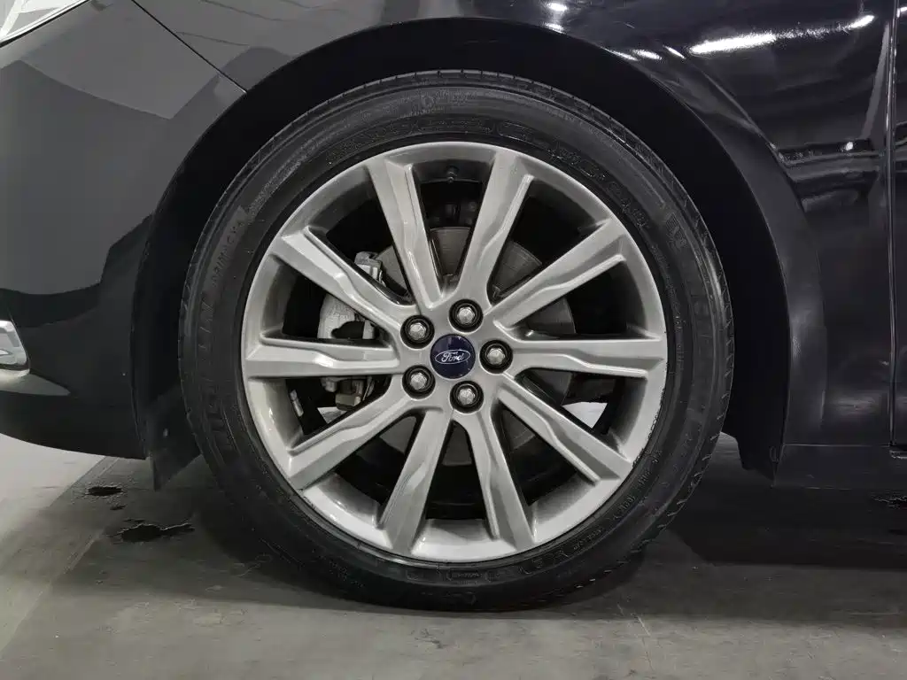 Ford Taurus — миниатюра 17
