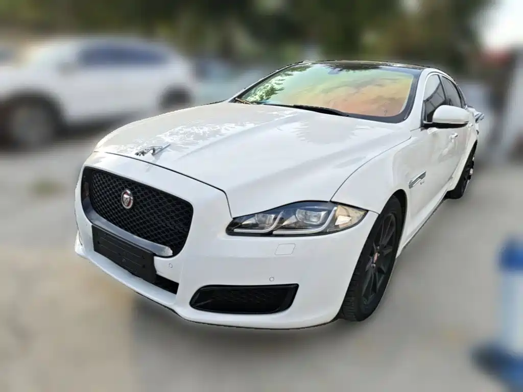 Jaguar XJ — миниатюра 3