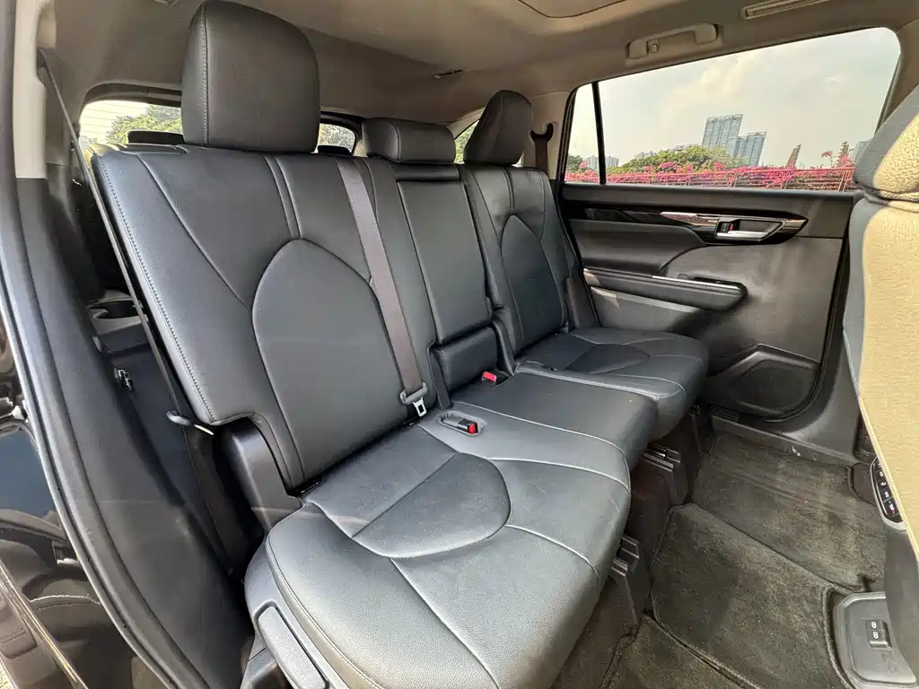 Toyota Highlander — миниатюра 12