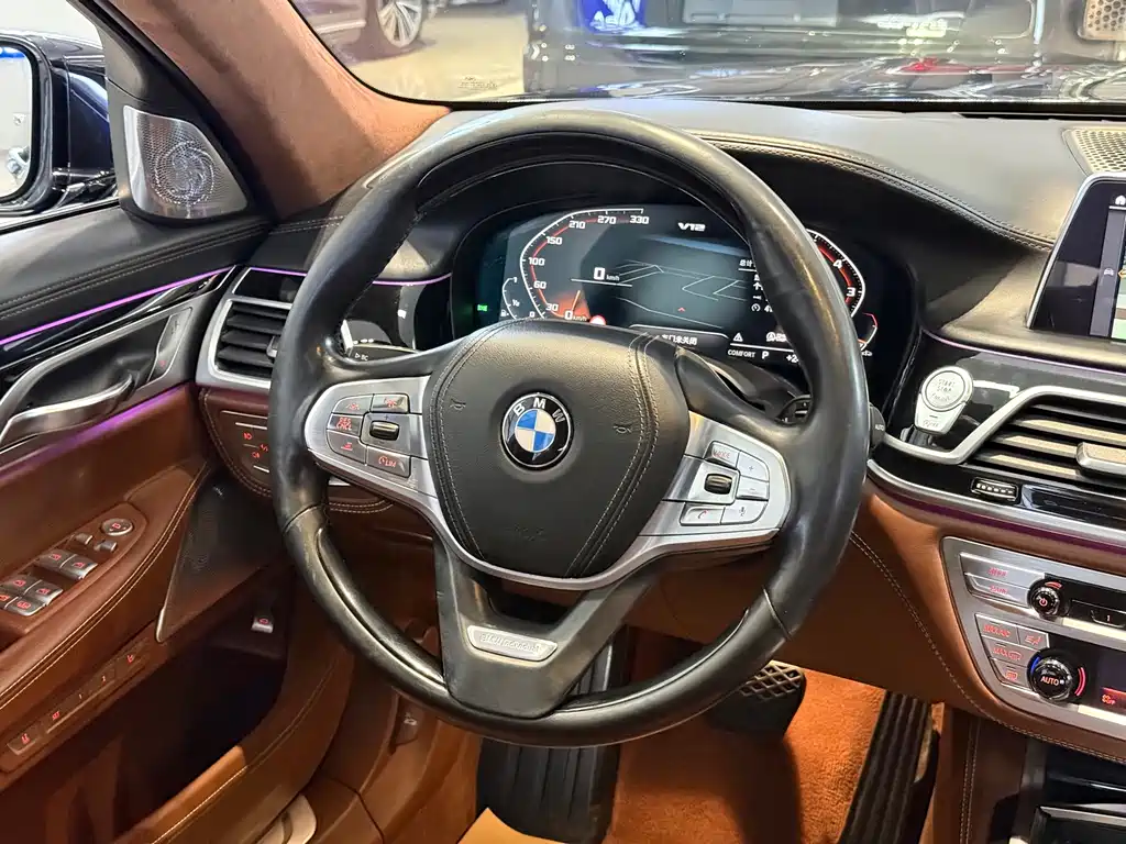 BMW 7 Series — миниатюра 5