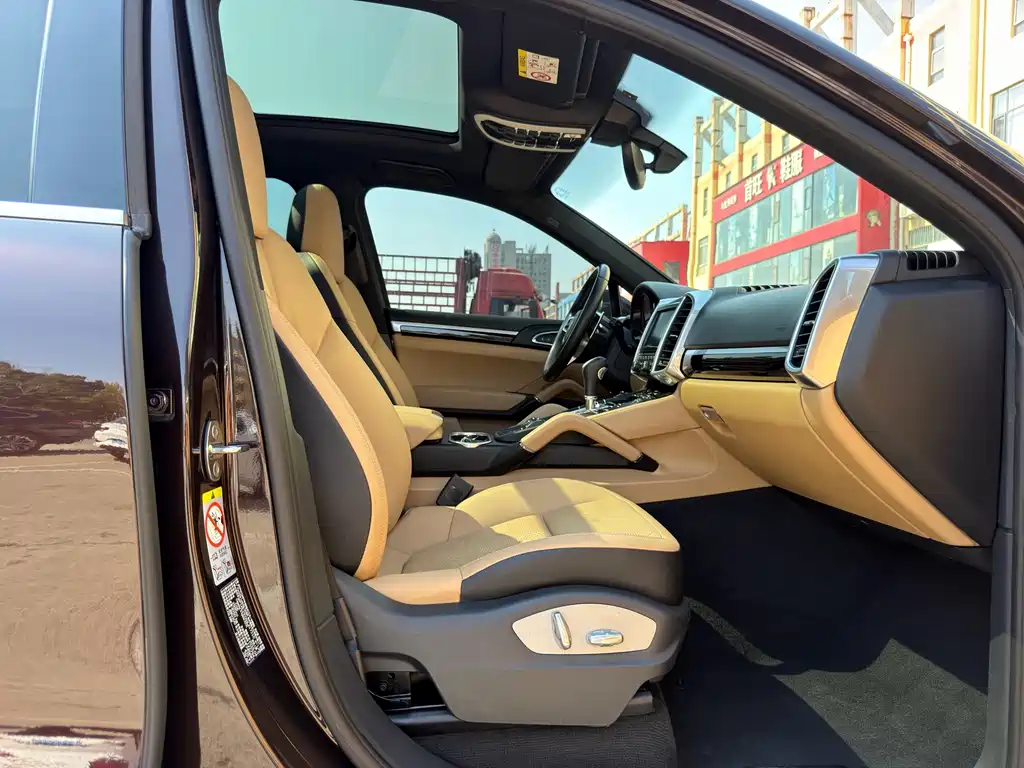Porsche Cayenne Hybrid — миниатюра 11