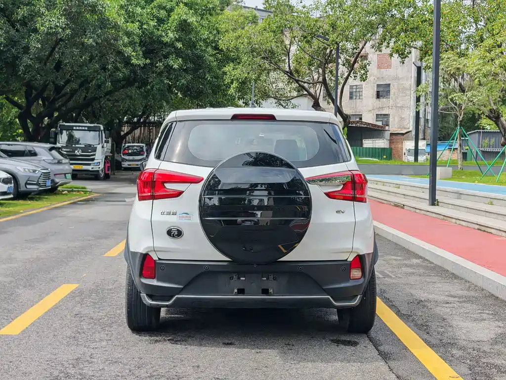 BYD Yuan EV — миниатюра 5