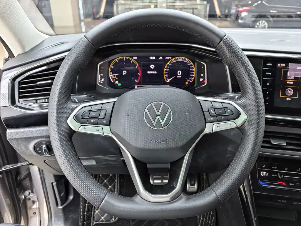 Volkswagen X — миниатюра 12