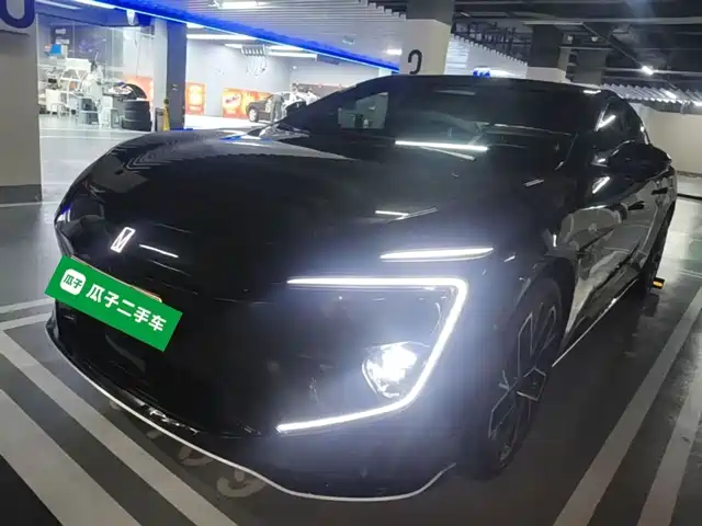 2024 Avatr 12
