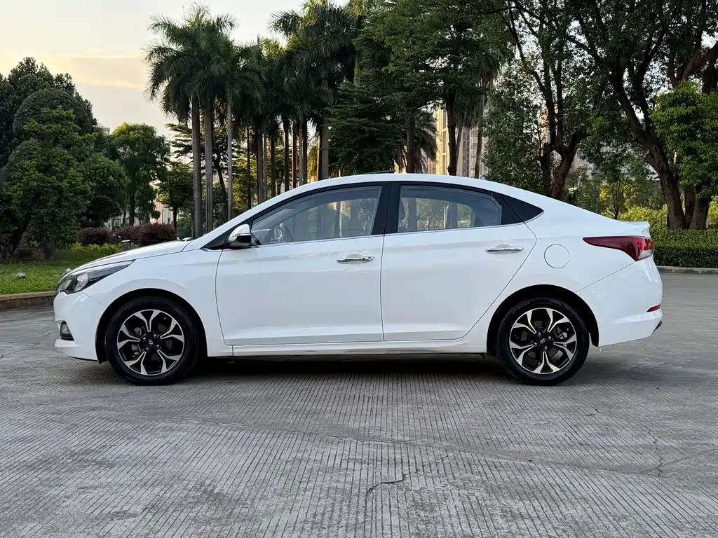 Hyundai Verna — миниатюра 4