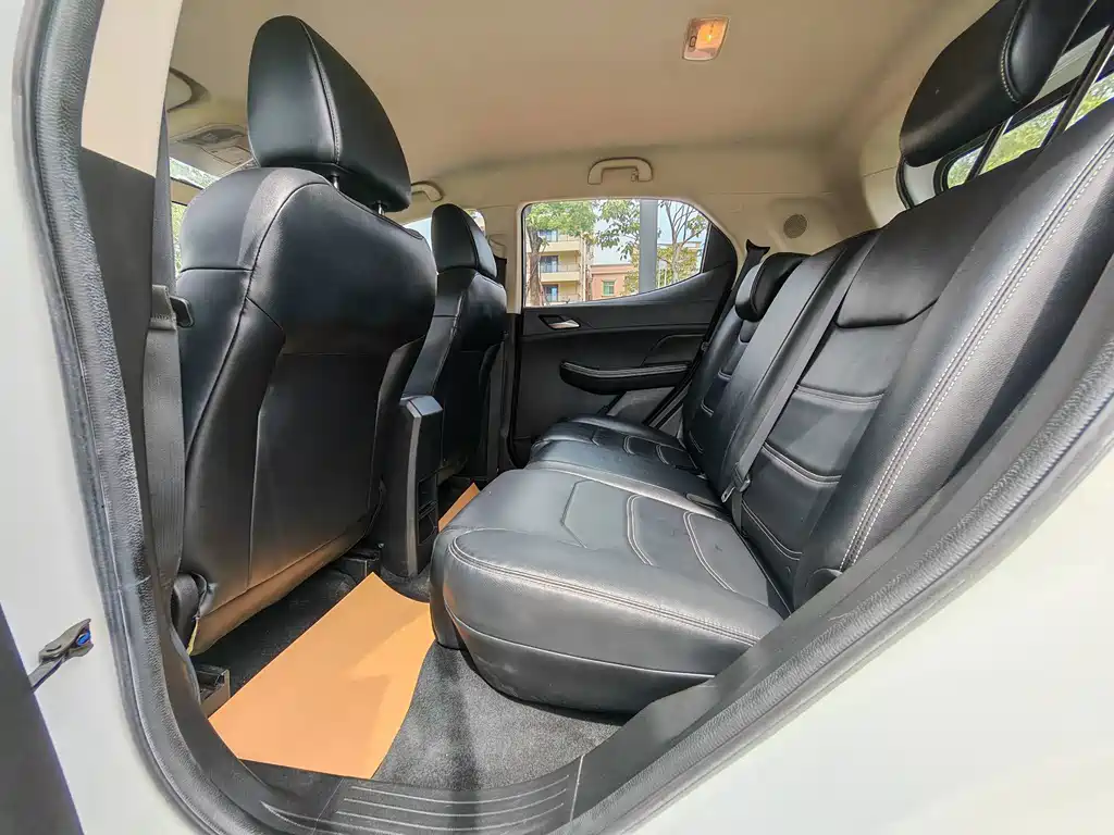 BYD Yuan EV — миниатюра 17