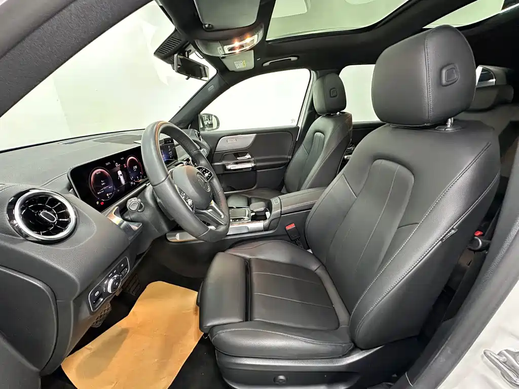 Mercedes-Benz GLB — миниатюра 14