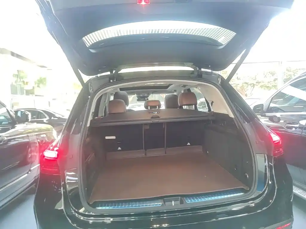 Mercedes-Benz GLE (Import) — миниатюра 19