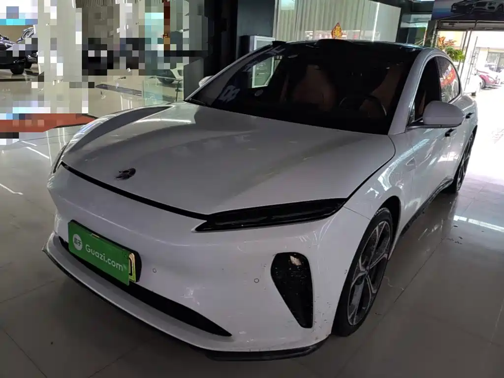 NIO ET5