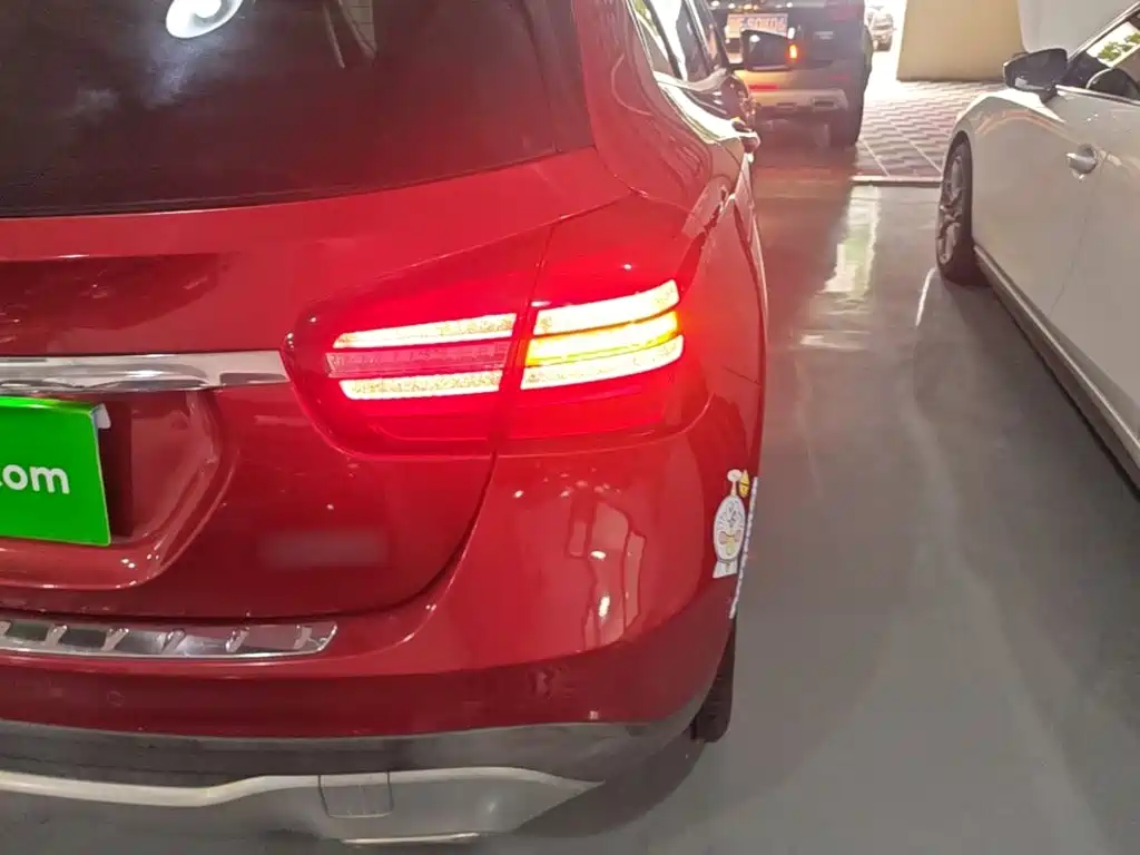 Mercedes-Benz GLA — миниатюра 8