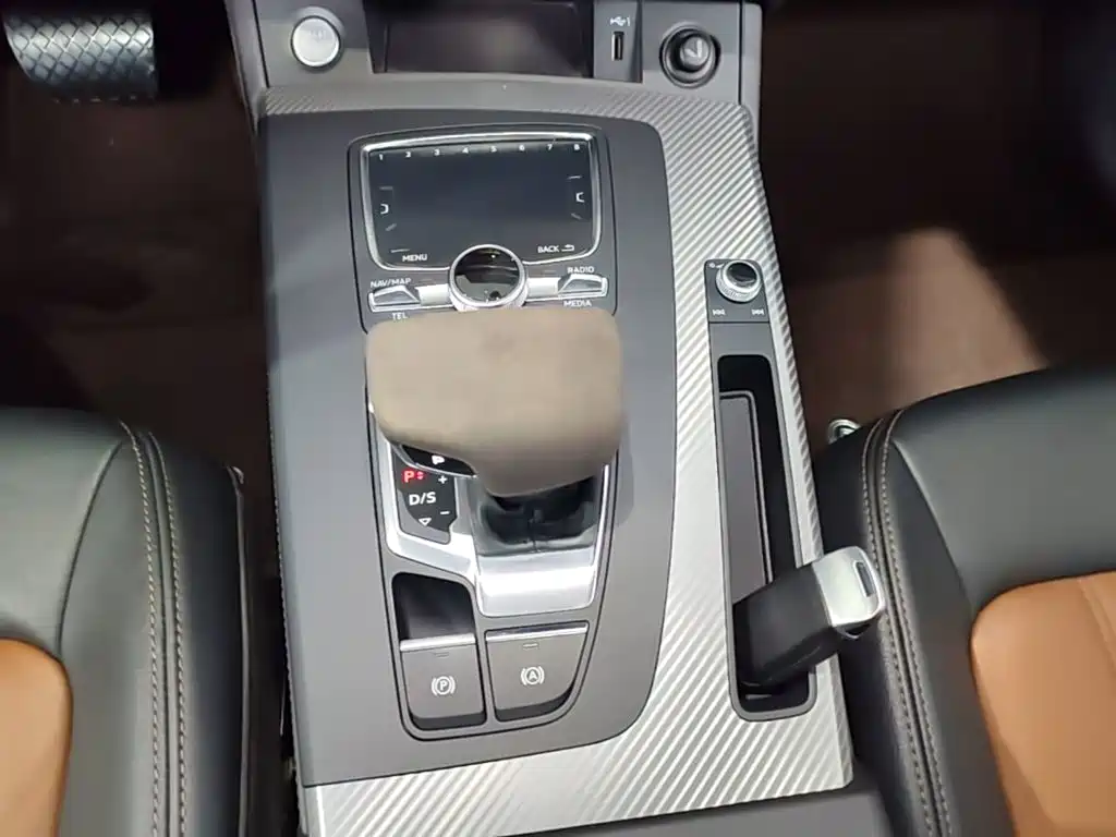 Audi Q5L — миниатюра 14