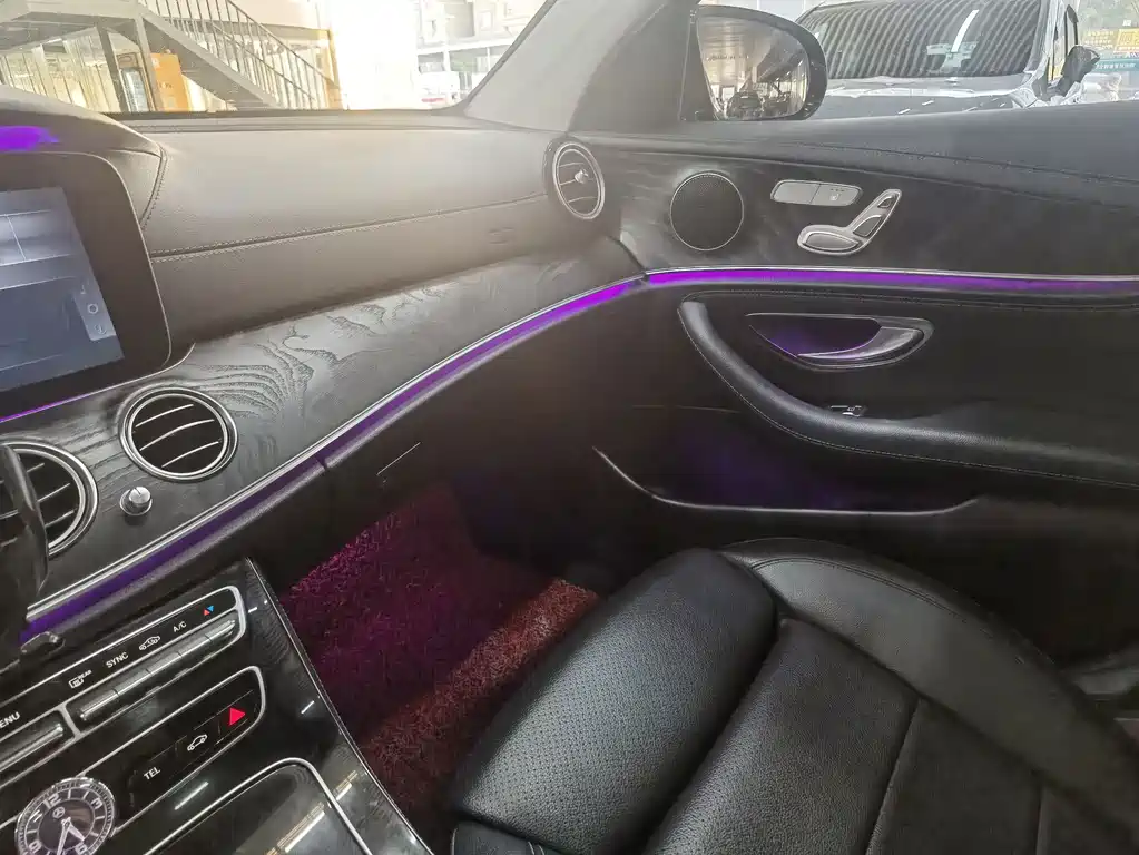 Mercedes-Benz E-Class — миниатюра 11