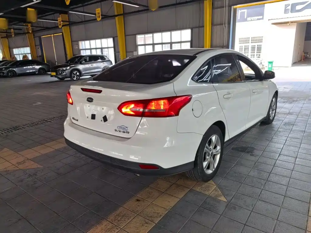 Ford Focus — миниатюра 7