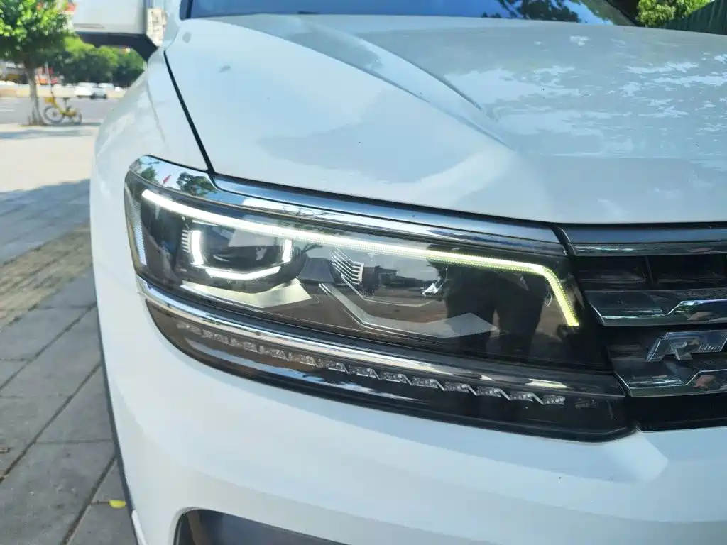 Volkswagen Tiguan L — миниатюра 7