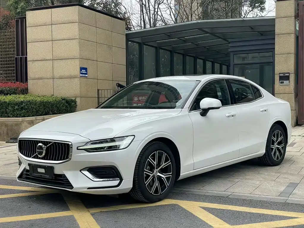 Volvo S60 2024