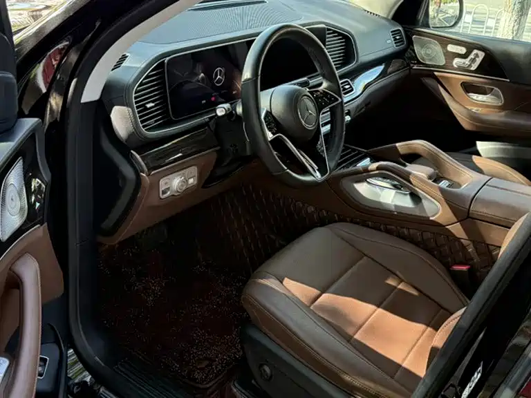 Mercedes-Benz GLE (Import) — миниатюра 14