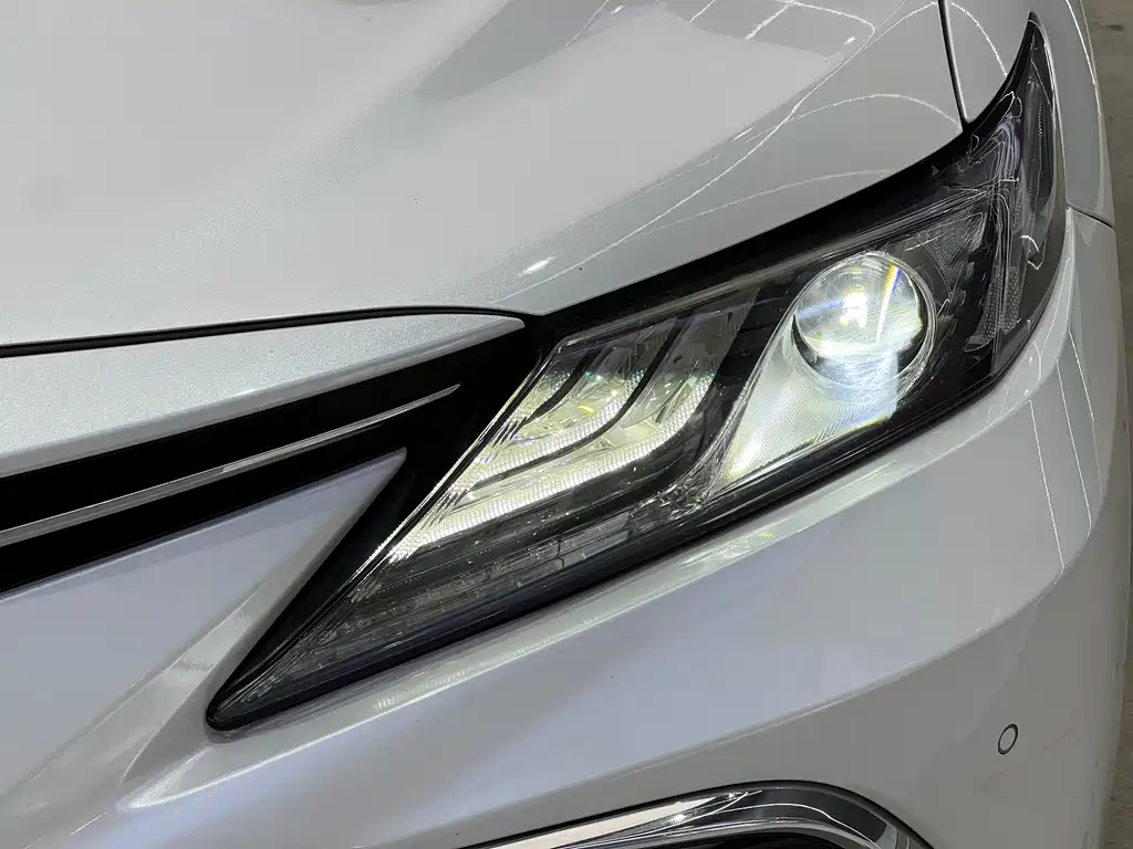 Toyota Camry — миниатюра 10