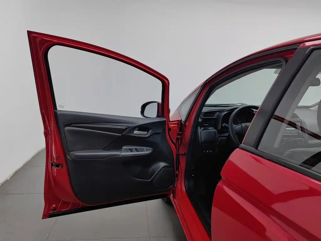 Honda Fit — миниатюра 8