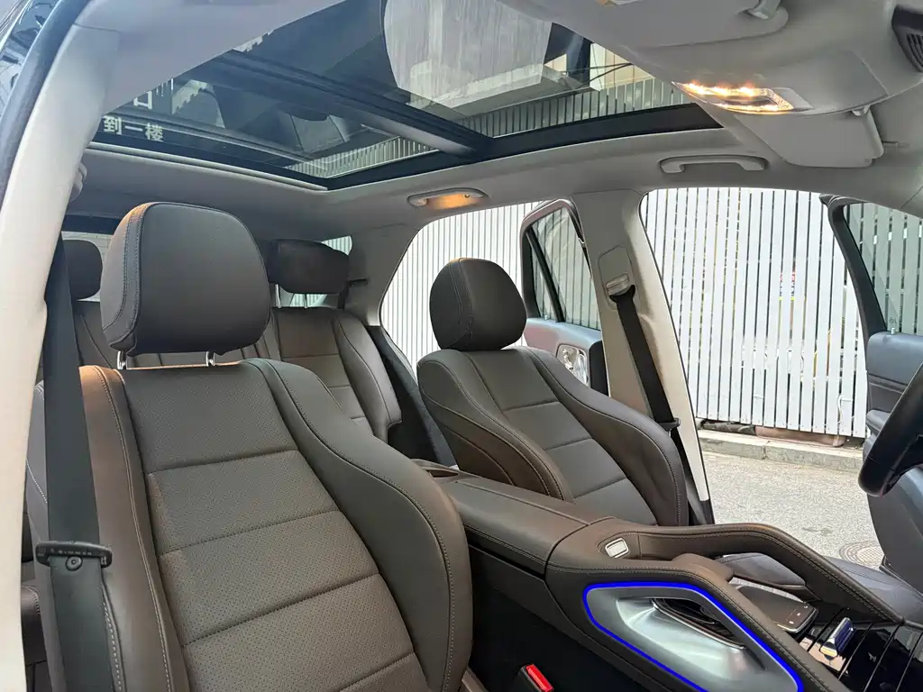 Mercedes-Benz GLE (Import) — миниатюра 17