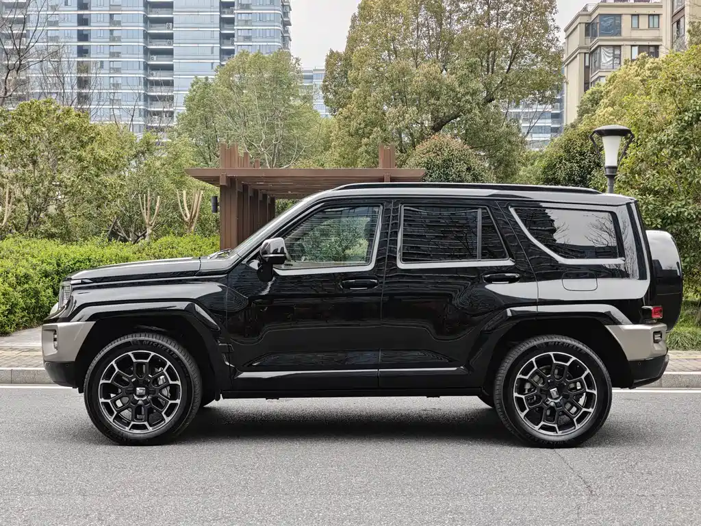 TANK TANK 700 NEW ENERGY