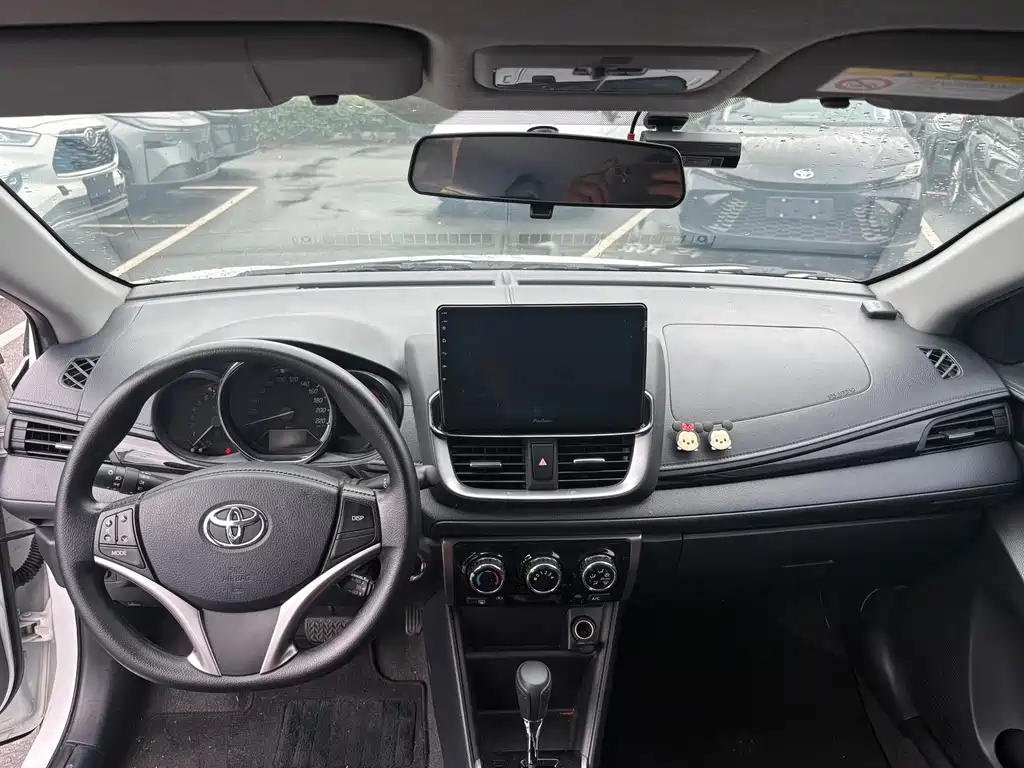 Toyota Yaris L — миниатюра 4