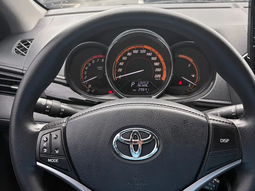 Toyota Yaris L — миниатюра 9